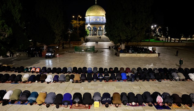 توترات واشتباكات بالقدس في الليلة الأولى من شهر رمضان