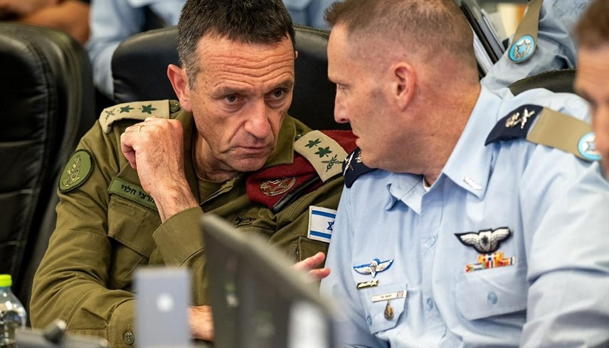 رئيس الأركان الإسرائيلي هرتسي هاليفي وقادة عسكريون في اجتماع ليلي