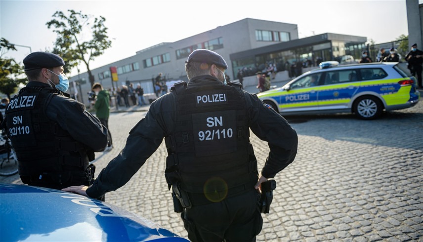 أفراد من الشرطة الألمانية (رويترز)