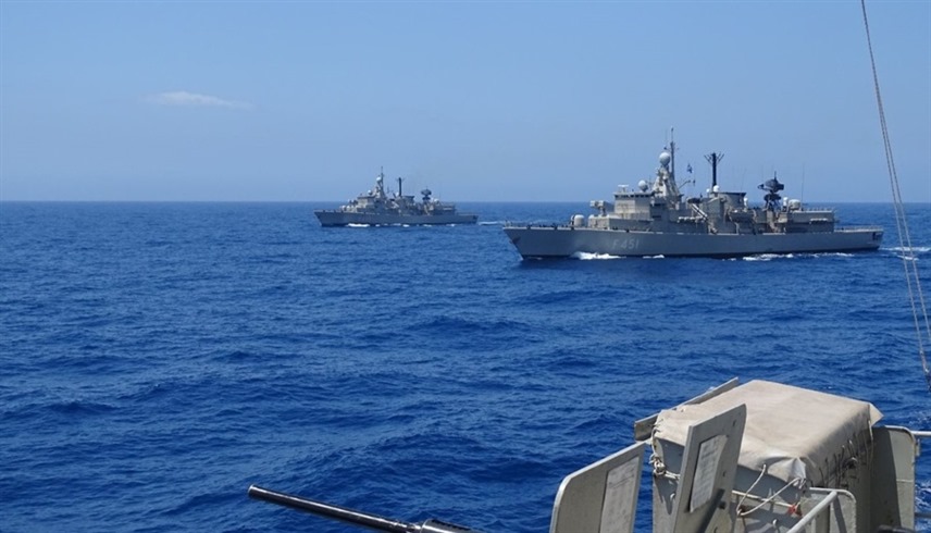 سفن حربية يونانية في البحر الأحمر (رويترز)