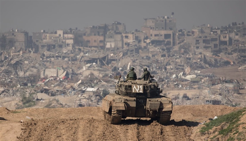 دبابة إسرائيلية في قطاع غزة (رويترز)