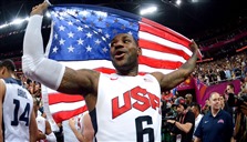 ليبرون جيمس يقود المنتخب الأمريكي للسلة في أولمبياد باريس