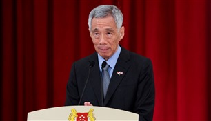 بعد عقدين.. رئيس وزراء سنغافورة يتنحى عن منصبه 