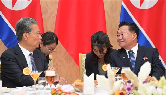 بيونغ يانغ وبكين تتعهدان بتعزيز العلاقات