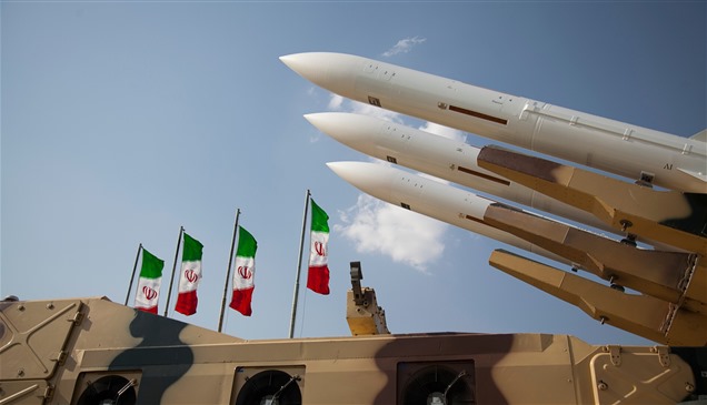 إيران تهدد بمراجعة "عقيدتها النووية" 