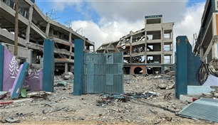 إسرائيل تقصف مركزاً لـ"أونروا" في غزة