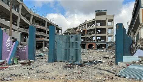 إسرائيل تقصف مركزاً لـ"أونروا" في غزة