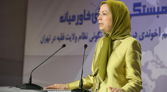 رئيسة المعارضة الإيرانية مريم رجوي خلال المؤتمر (تويتر)