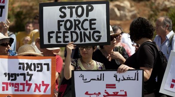 احتجاجات على القانون التغذية القصرية 