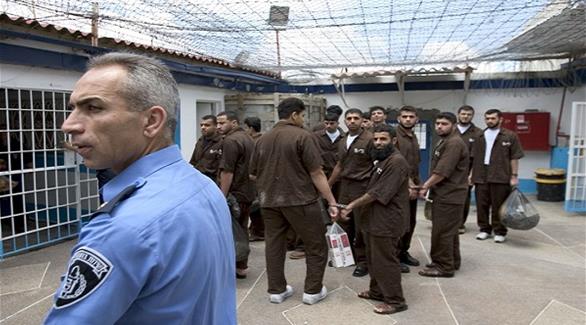 معتقلون إدرايون فلسطينيون في أحد السجون الإسرائيلية (أرشيف)