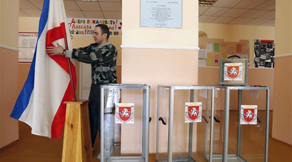 جانب من تحضيرات العملية الانتخابية في القرم عام 2014 (أرشيف / رويترز)