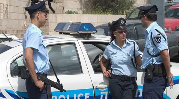 عناصر من الشرطة الإسرائيلية أثناء إحدى المداهمات (أرشيف)