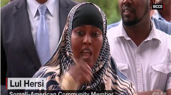 الصومالية الأمريكية لول هيرسي تتحدث إلى قناة سي إن إن عن مواطنها مهاجم المركز التجاري في مينيسوتا (قناة سي إن إن)