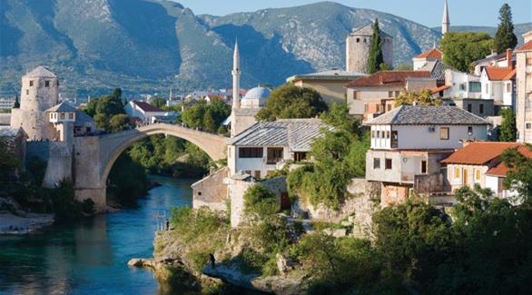 جسر موستار أشهر معالم البوسنة والهرسك (أرشيف)