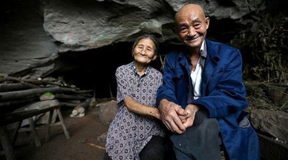 زوجان صينيان يعيشان في كهف منذ 54 عاماً (أوديتي سنترال)