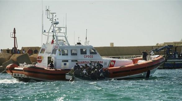البحرية التونسية توقف قارب صيد على متنه مهاجرين (أرشيف)