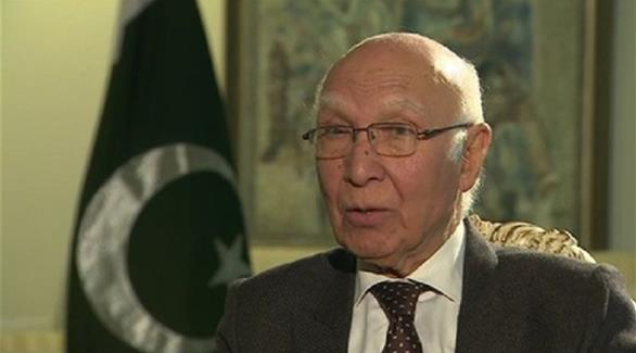 سرتاج عزيز مستشار السياسة الخارجية لرئيس الوزراء الباكستاني نواز شريف (أرشيف)