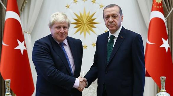 الرئيس التركي رجب طيب أردوغان يستقبل وزير الخارجية البريطاني بوريس جونسون (إي بي أيه)