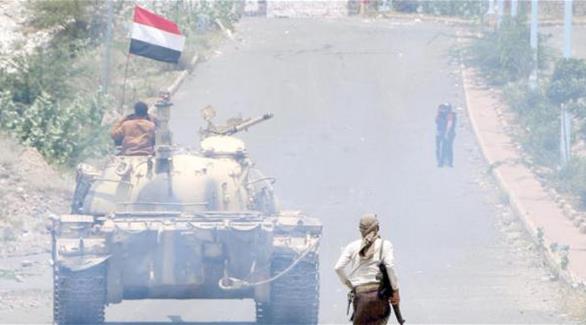 قوات الجيش اليمني في إحدى جبهات القتال بمدينة تعز (أ ف ب)