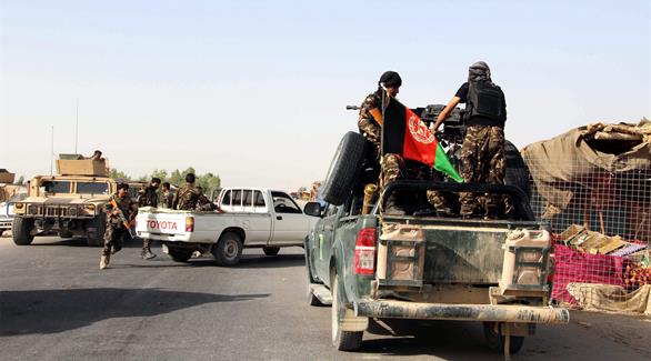 عناصر من قوات الأمن الأفغانية خلال عملية ضد مقاتلي طالبان في منطقة بولان من ولاية هلمند (إي بي أيه)
