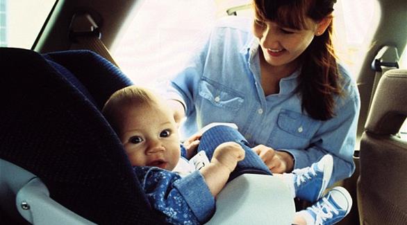 دراسة بريطانية حديثة تحذر من نوم الرضع في مقعد السيارة الخلفي لفترة طويلة
