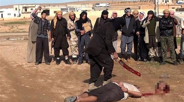 داعش الإرهابي يعدم أحد الرجال (أرشيف)