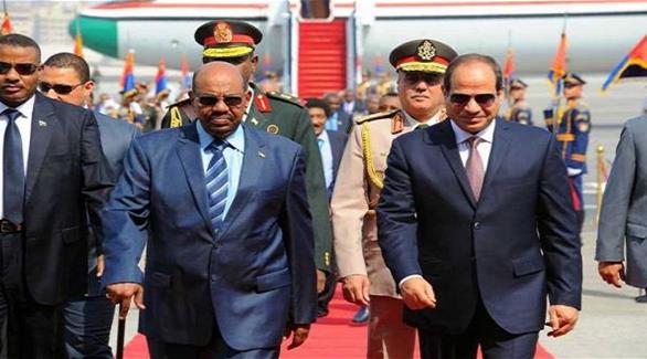 الرئيس السودانى عمر البشير ونظيره المصري عبدالفتاح السيسي (أرشيف)