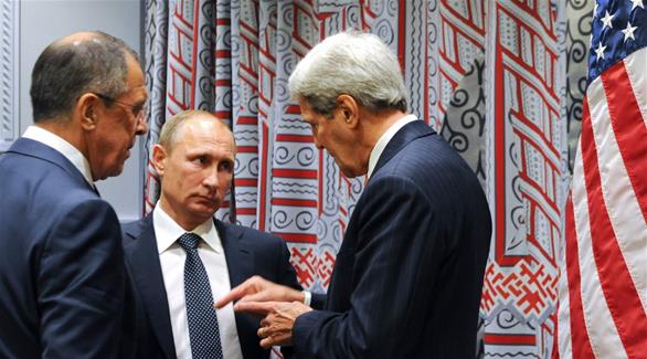 وزير الخارجية الأمريكي جون كيري ونظيره الروسي سيرغي لافروف، والرئيس الروسي فلاديمير بوتين(أرشيف)