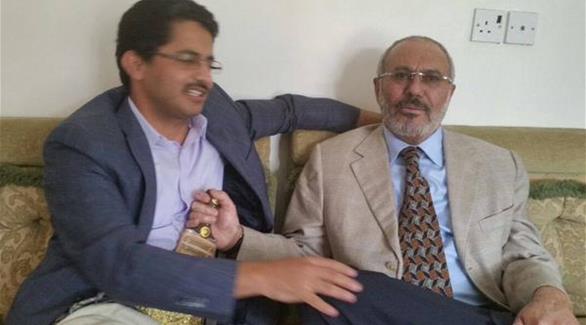 المخلوع علي عبدالله صالح مع القيادي الحوثي السابق علي البخيتي (يمن برس)