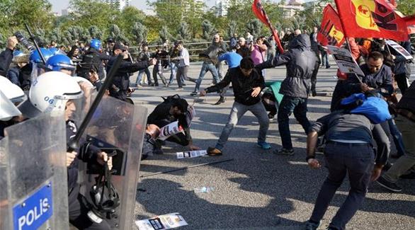 مواجهات بين الشرطة التركية ونشطاء أكراد في أنقرة (تويتر)