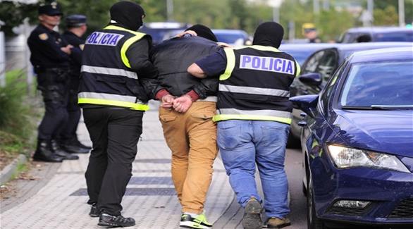 مكافحة الإرهاب في الشرطة الإسبانية تعتقل أحد المطلوبين في عملية سابقة (أرشيف)