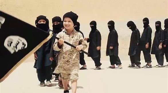 داعش يجند الأطفال في عملياته الإرهابية (أرشيف)