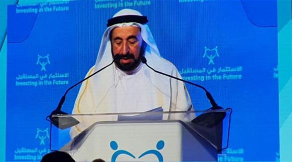 الشيخ الدكتور سلطان بن محمد القاسمي خلال إلقاء كلنته الافتتاحية (تصوير 24)