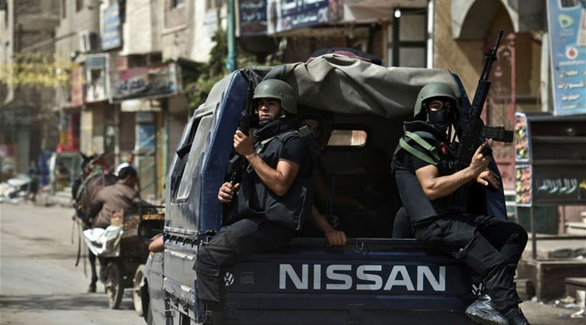 عناصر من الشرطة المصرية في وسط القاهرة(أ ف ب)