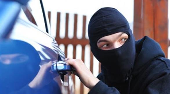 شرطة أبوظبي تنفي سرقة مركبات بمفتاح إلكتروني