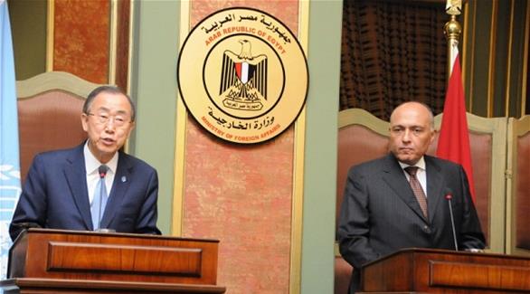 وزير الخارجية المصري سامح شكري والأمين العام للأمم المتحدة بان كي مون في مؤتمر مشترك (أرشيف)