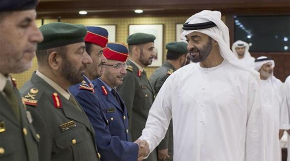 محمد بن زايد يستقبل كبار قادة القوات المسلحة ووزارة الداخلية والخارجية وعدد من سفراء الدولة في الخارج (وام)