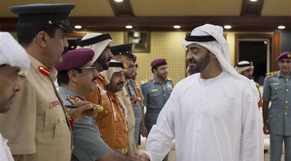 محمد بن زايد يستقبل كبار قادة القوات المسلحة ووزارة الداخلية والخارجية وعدد من سفراء الدولة في الخارج (وام)