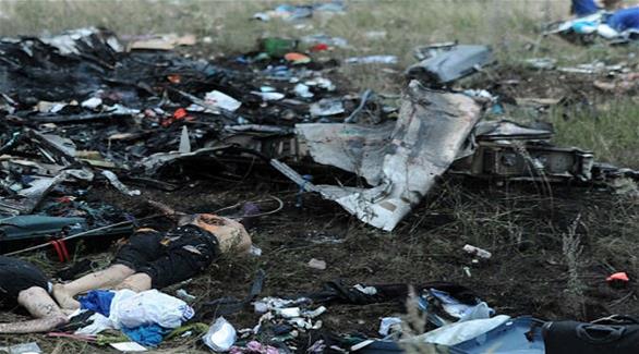 بقايا من حطام الطائرة الماليزية في شرق أوكرانيا 