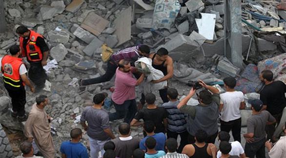 استشهاد فلسطينية وأطفالها والغارات تتواصل على  قطاع غزة