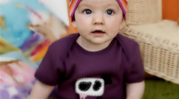 يجب أن تكون ملابس الرضع ذوي البشرة الحساسة جيدة التهوية 
