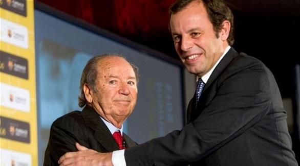 الرئيس الأسبق لنادي برشلونة الإسباني خوسيه لويس نونيز مع روسيل (أرشيف)