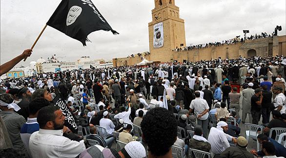 القاعدة تتبنى تفجير عبوات ناسفة في اليمن