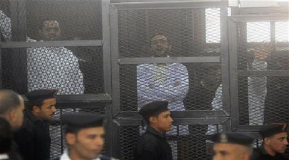 محكمة مصرية تؤيد سجن ثلاثة نشطاء