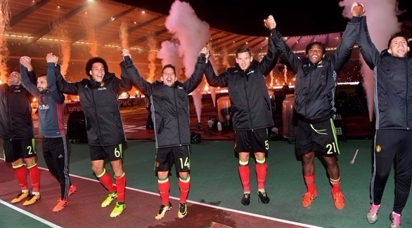 فرحة لاعبي بلجيكا بالتأهل إلى مونديال روسيا (تويتر)