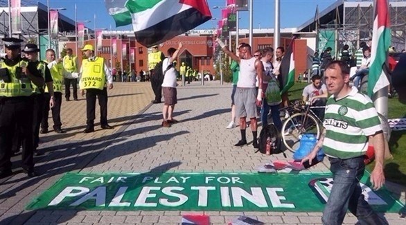 جمهور سيلتيك يرفع العلم الفلسطيني (أرشيف)