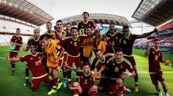 فرحة المنتخب الفنزويلي بالتأهل إلى النهائي (تويتر)