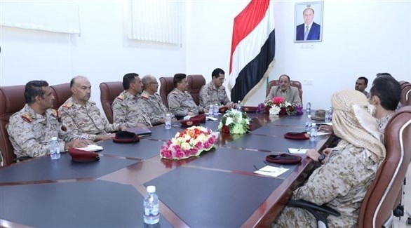 نائب الرئيس اليمني، علي محسن الأحمر وقيادات عسكرية (24)