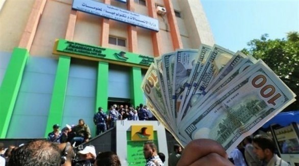 فلسطينيون يتسلمون الدفعة الأولى من الأموال في غزة (أرشيف)