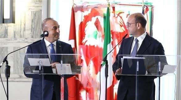 وزير الخارجية الإيطالي أنجلينو ألفانو وتشاوش أوغلو (أرشيف)